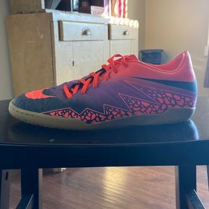 Nike Men's Hypervenom Phelon II Indoor Soccer Shoes Total Crimson/Obsidian